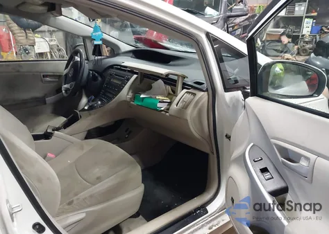 2011 Toyota Prius Three z USA, uszkodzony, nr VIN JTDKN3DU8B5320178